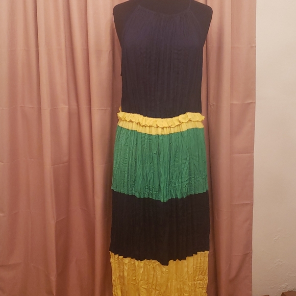 Dress - Picture 1 of 3